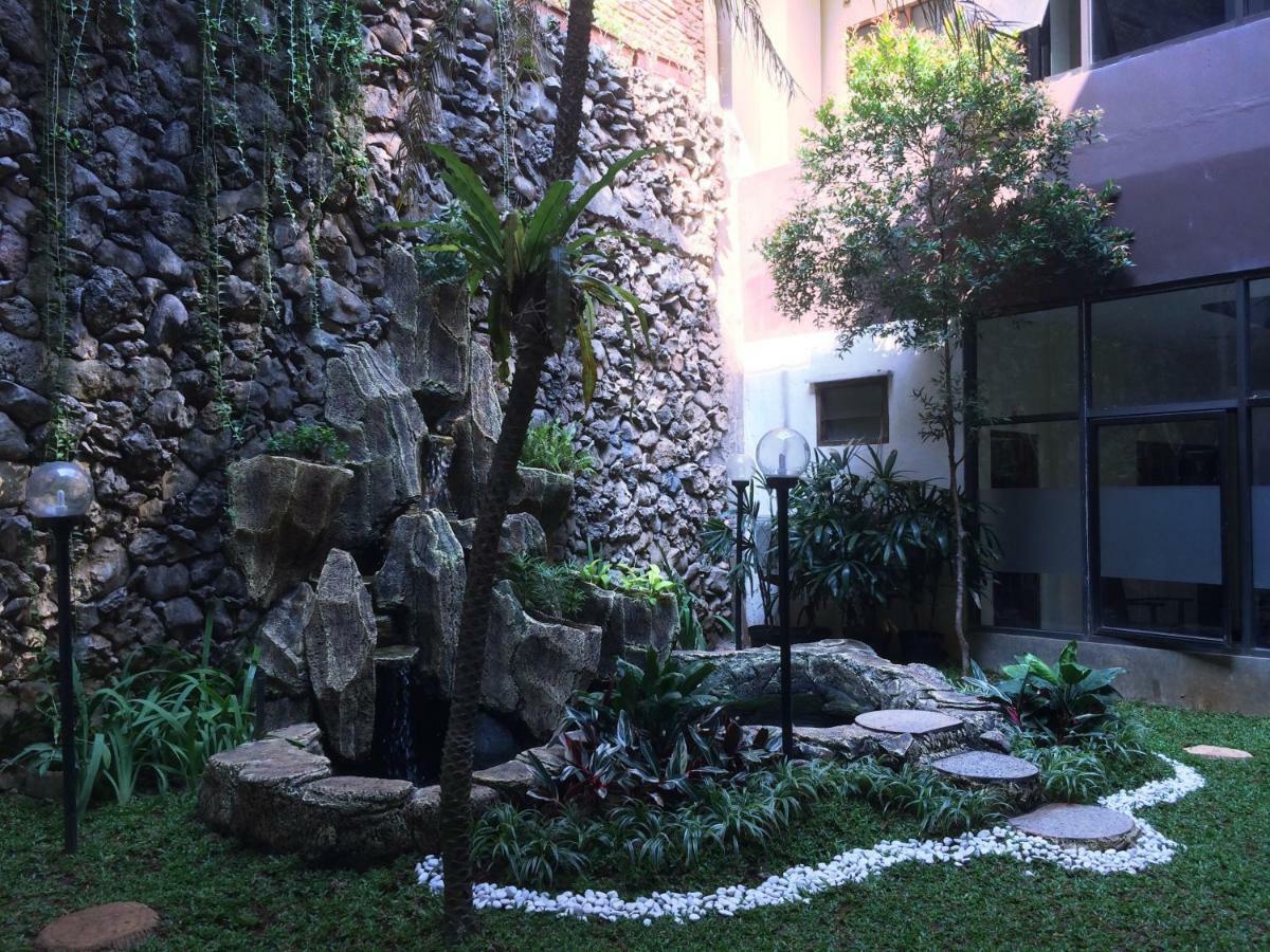 Hotel Nusantara Indah Syariah Jakarta Extérieur photo